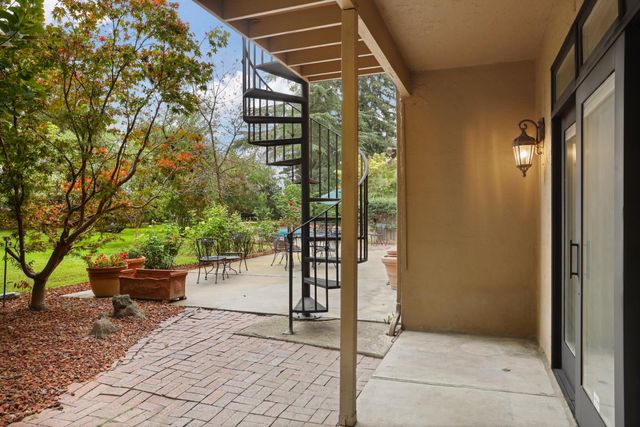 6371 Mulberry Ln, Stockton, CA 95212