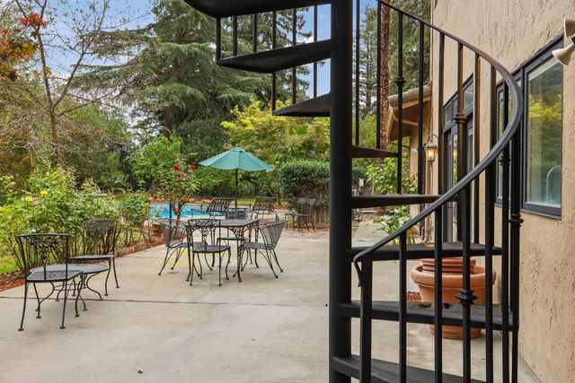 6371 Mulberry Ln, Stockton, CA 95212