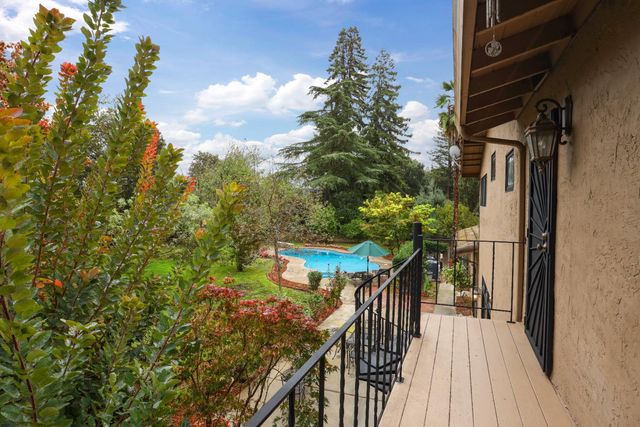 6371 Mulberry Ln, Stockton, CA 95212