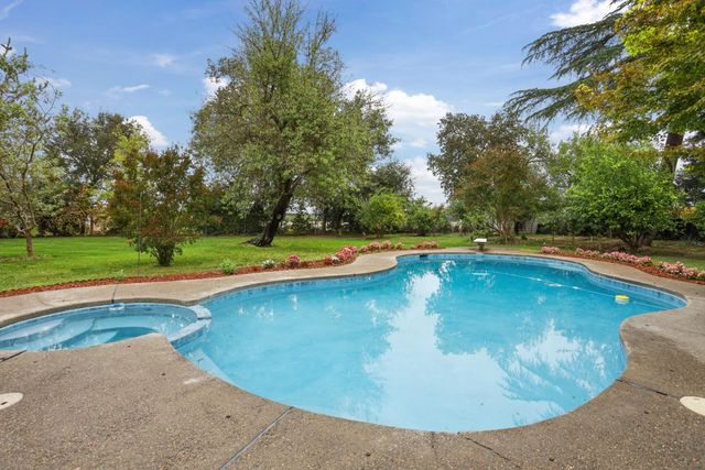 6371 Mulberry Ln, Stockton, CA 95212