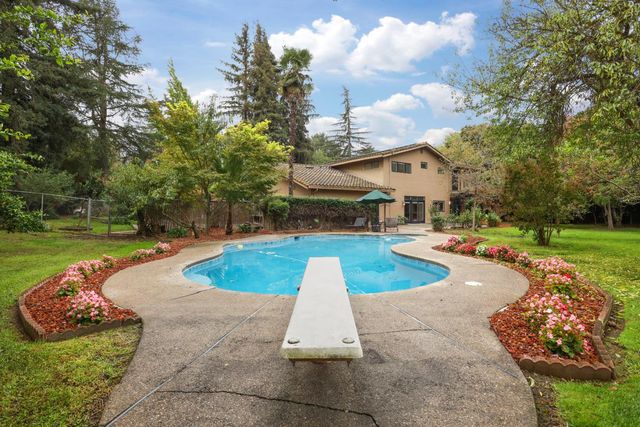 6371 Mulberry Ln, Stockton, CA 95212