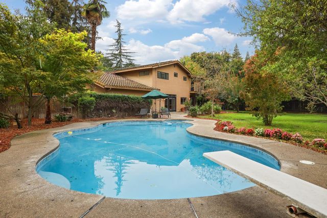 6371 Mulberry Ln, Stockton, CA 95212