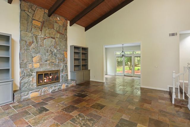 6371 Mulberry Ln, Stockton, CA 95212