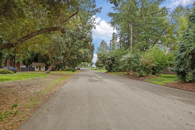 6371 Mulberry Ln, Stockton, CA 95212