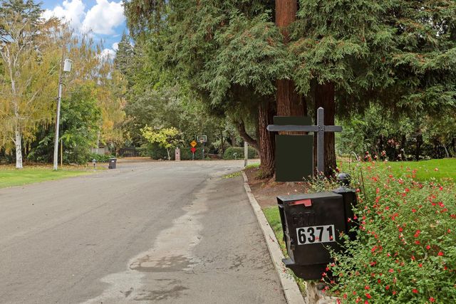 6371 Mulberry Ln, Stockton, CA 95212