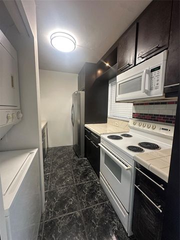 3212 NW 103rd Terrace 107-b, Coral Springs, FL 33065