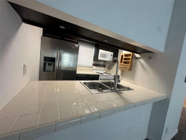 3212 NW 103rd Terrace 107-b, Coral Springs, FL 33065