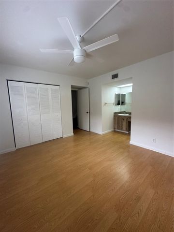 3212 NW 103rd Terrace 107-b, Coral Springs, FL 33065