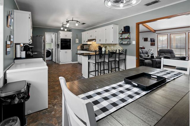 189 Phil Dr, Hawkins, TX 75765