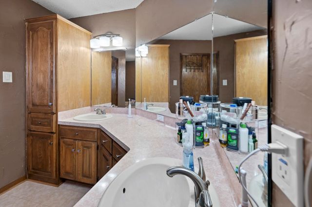 189 Phil Dr, Hawkins, TX 75765