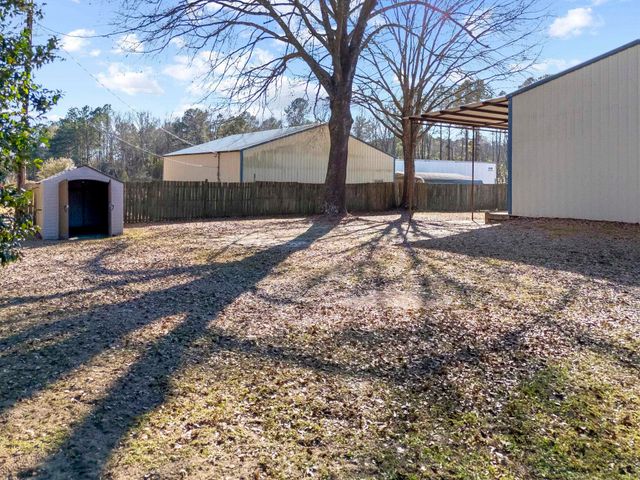 189 Phil Dr, Hawkins, TX 75765