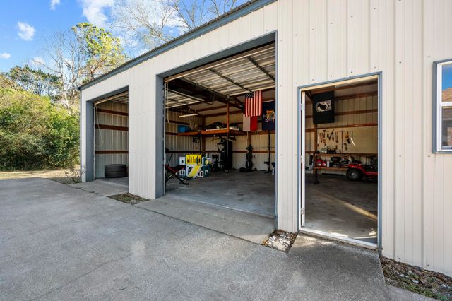 189 Phil Dr, Hawkins, TX 75765