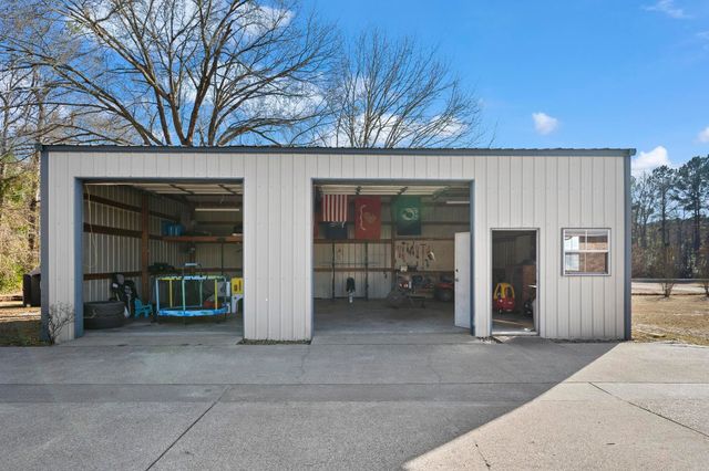 189 Phil Dr, Hawkins, TX 75765