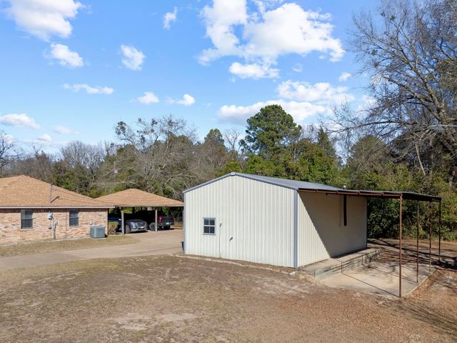 189 Phil Dr, Hawkins, TX 75765