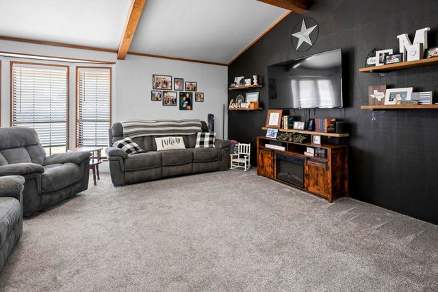 189 Phil Dr, Hawkins, TX 75765