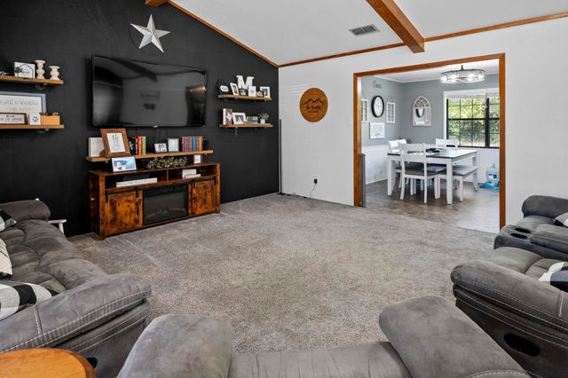 189 Phil Dr, Hawkins, TX 75765