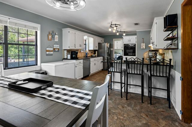 189 Phil Dr, Hawkins, TX 75765