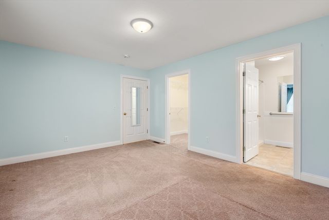 22 Pomeroy Meadow Rd 4, Southampton, MA 01073