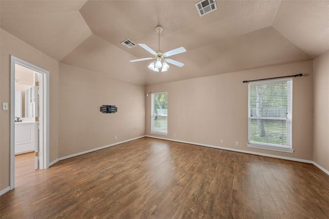 108 Hidden Oaks Drive, Waco, TX 76705