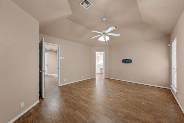 108 Hidden Oaks Drive, Waco, TX 76705