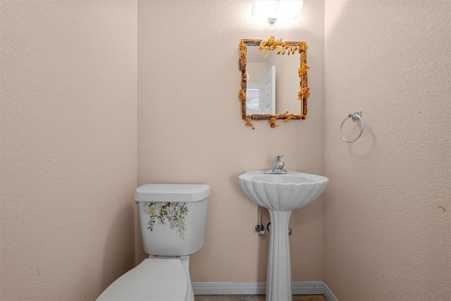 108 Hidden Oaks Drive, Waco, TX 76705