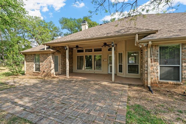 108 Hidden Oaks Drive, Waco, TX 76705