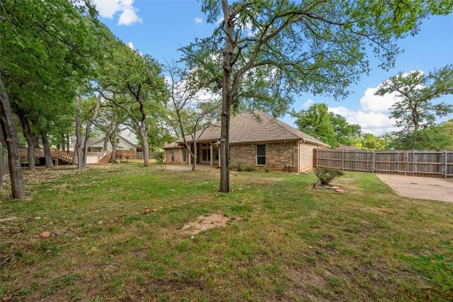 108 Hidden Oaks Drive, Waco, TX 76705