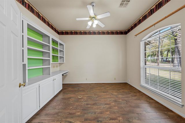 108 Hidden Oaks Drive, Waco, TX 76705