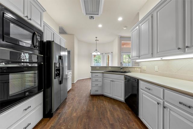 108 Hidden Oaks Drive, Waco, TX 76705