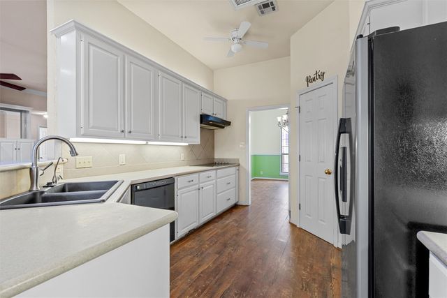 108 Hidden Oaks Drive, Waco, TX 76705