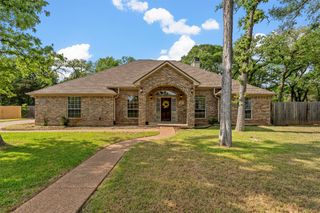 108 Hidden Oaks Drive, Waco, TX 76705