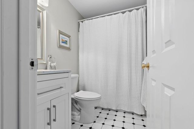174 State St 1, Newburyport, MA 01950