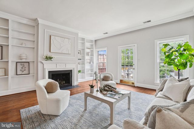 414 3RD ST SE, Washington, DC 20003