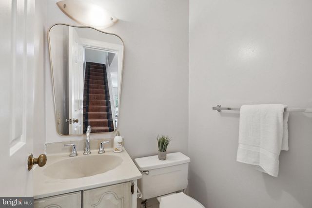 414 3RD ST SE, Washington, DC 20003