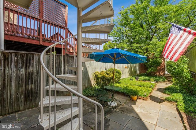 414 3RD ST SE, Washington, DC 20003