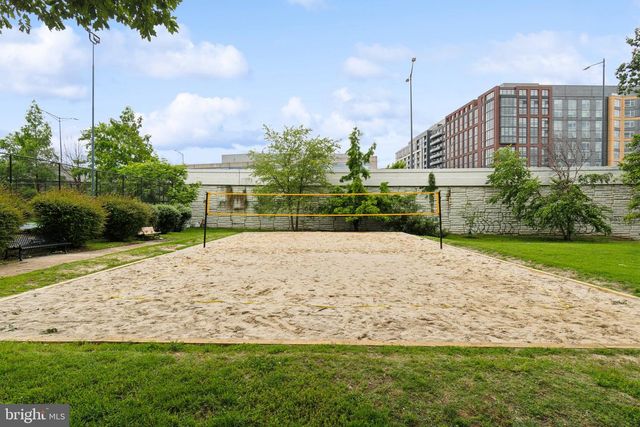 414 3RD ST SE, Washington, DC 20003