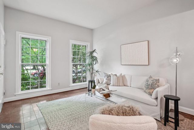 414 3RD ST SE, Washington, DC 20003