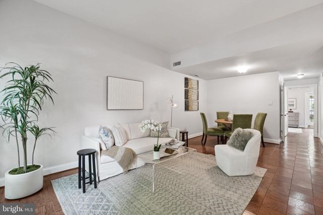 414 3RD ST SE, Washington, DC 20003