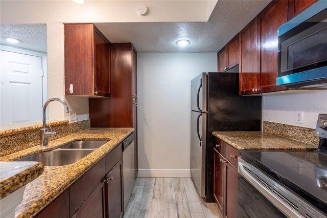 5156 CONROY ROAD 16, Orlando, FL 32811