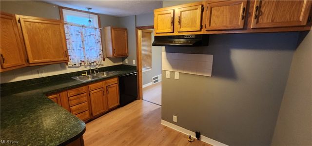 17418 Biltmore Avenue, Cleveland, OH 44128