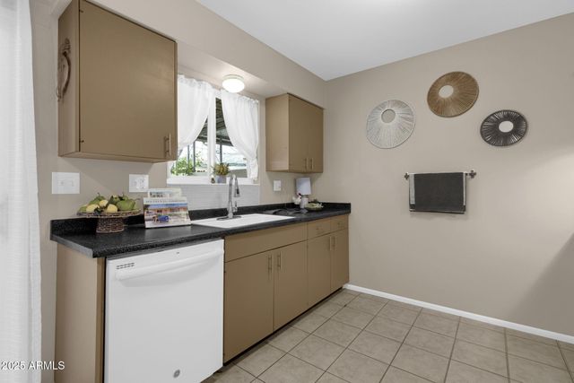 10547 W COGGINS Drive, Sun City, AZ 85351