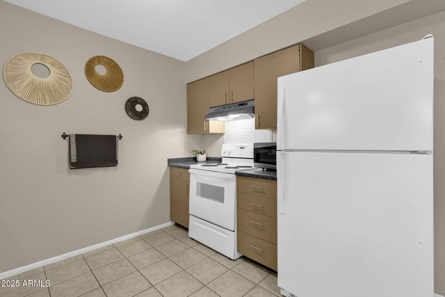 10547 W COGGINS Drive, Sun City, AZ 85351