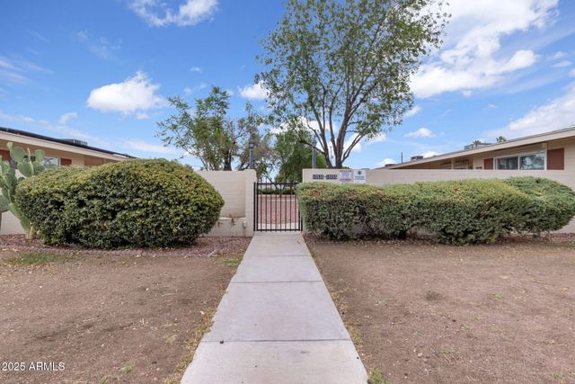 10547 W COGGINS Drive, Sun City, AZ 85351
