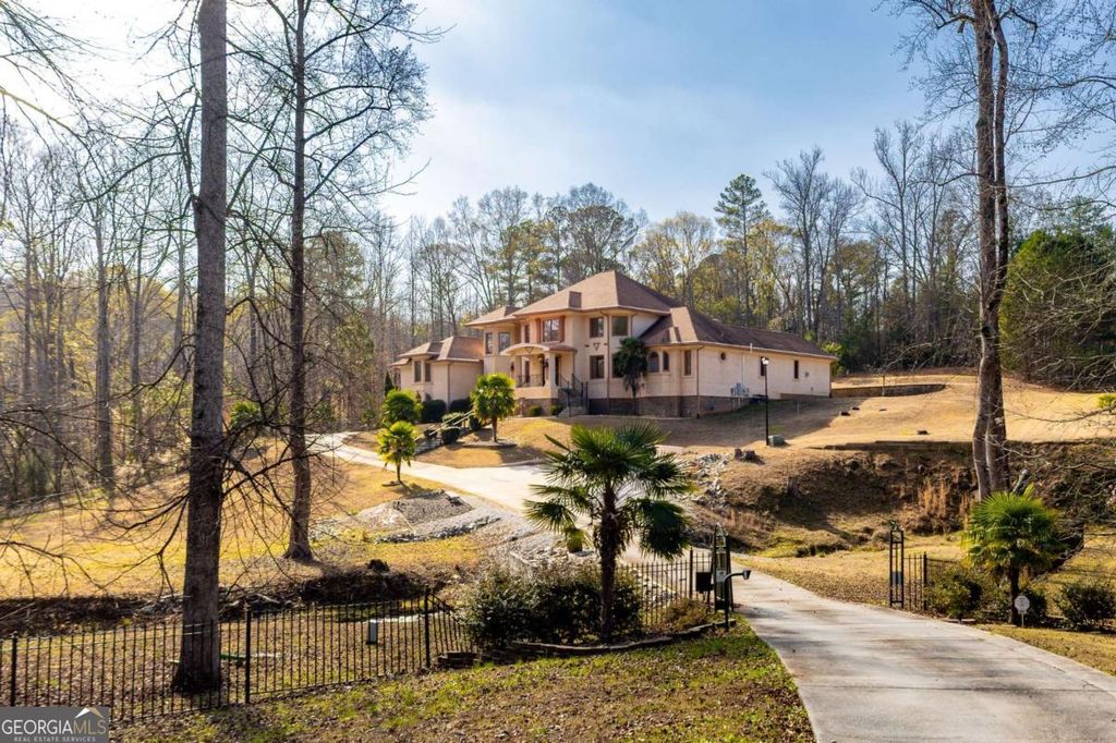 3135 Juhan Road, Stone Mountain, GA 30087