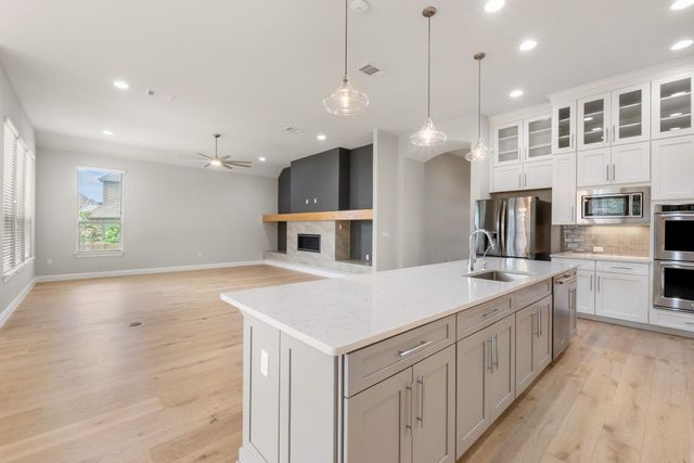 10709 Lavon BND, Austin, TX 78717