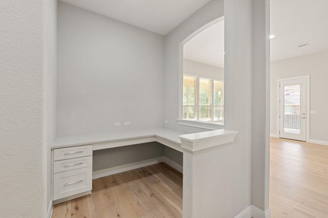 10709 Lavon BND, Austin, TX 78717