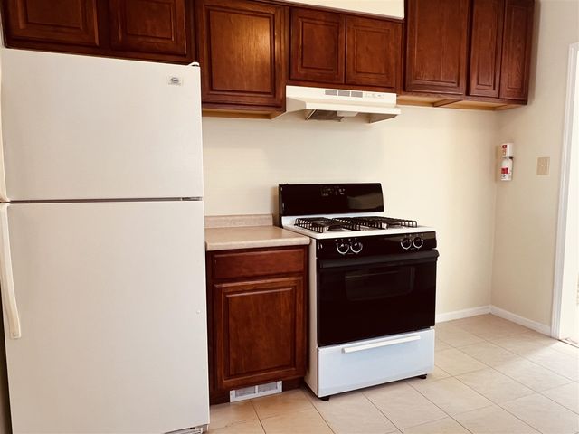 1864 Ford Boulevard, Lincoln Park, MI 48146