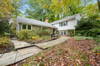 94 Richmond Lane, West Hartford, CT 06117