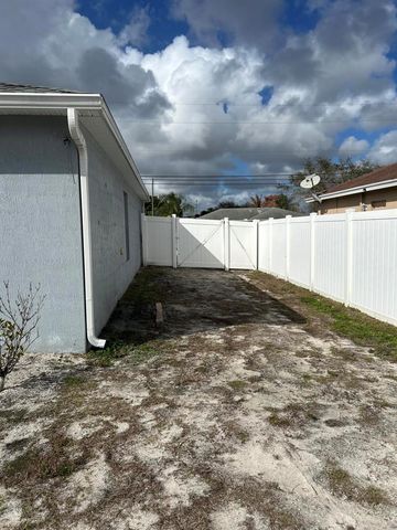 1114 SW Bellevue Avenue, Port St. Lucie, FL 34953