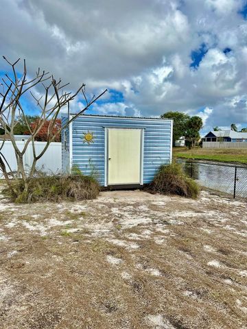 1114 SW Bellevue Avenue, Port St. Lucie, FL 34953